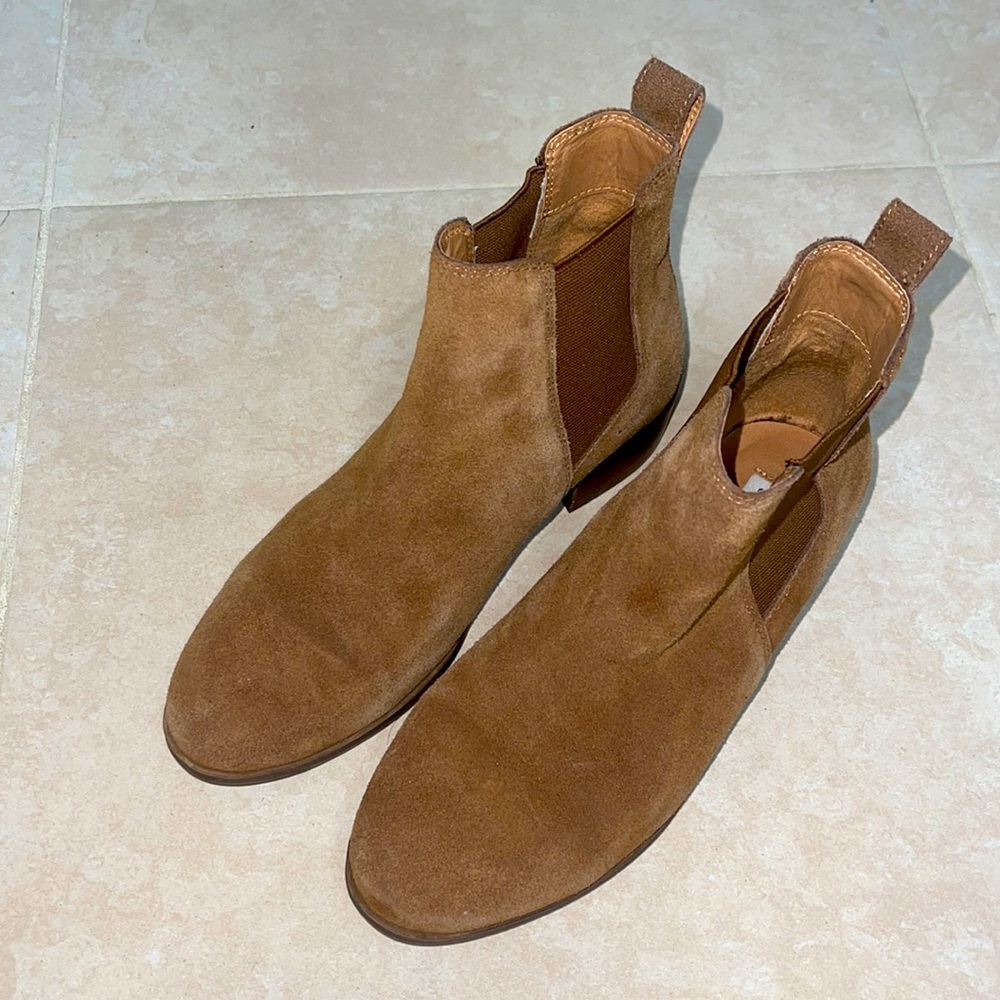 Steve Madden brown suede booties